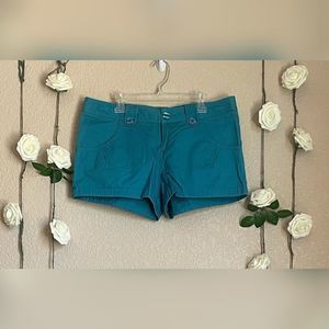 𝅺vans Teal Shorts